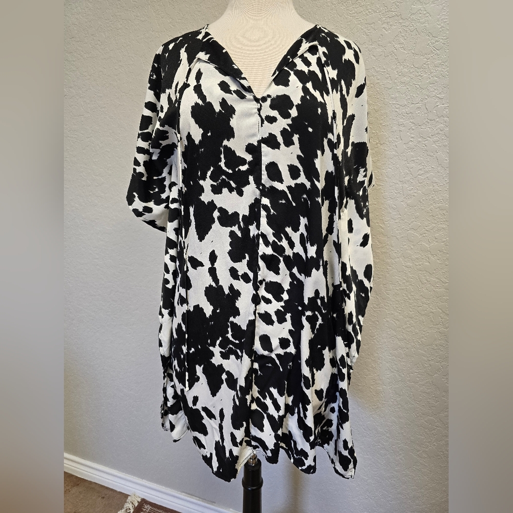 Mary & Mabel NWT Black and White Cow Print Dress Or Tunic Cover Up Size Small
